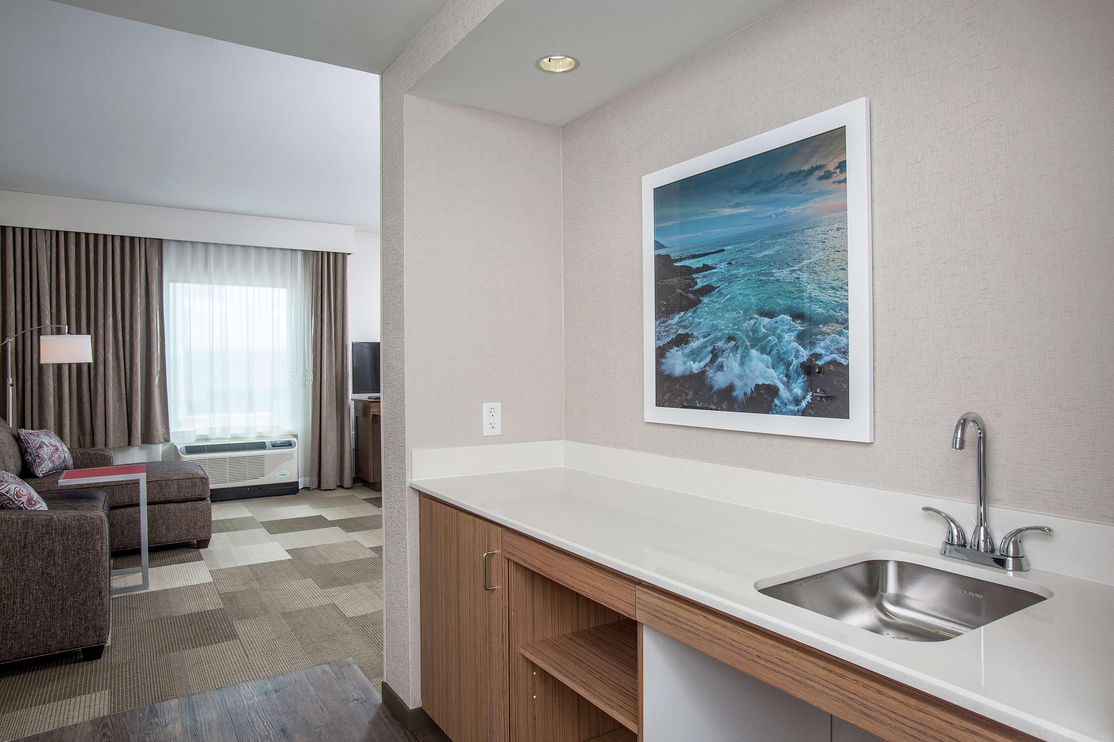 Hampton Inn & Suites Oahu Kapolei - Free Parking - No Resort Fee Exterior photo