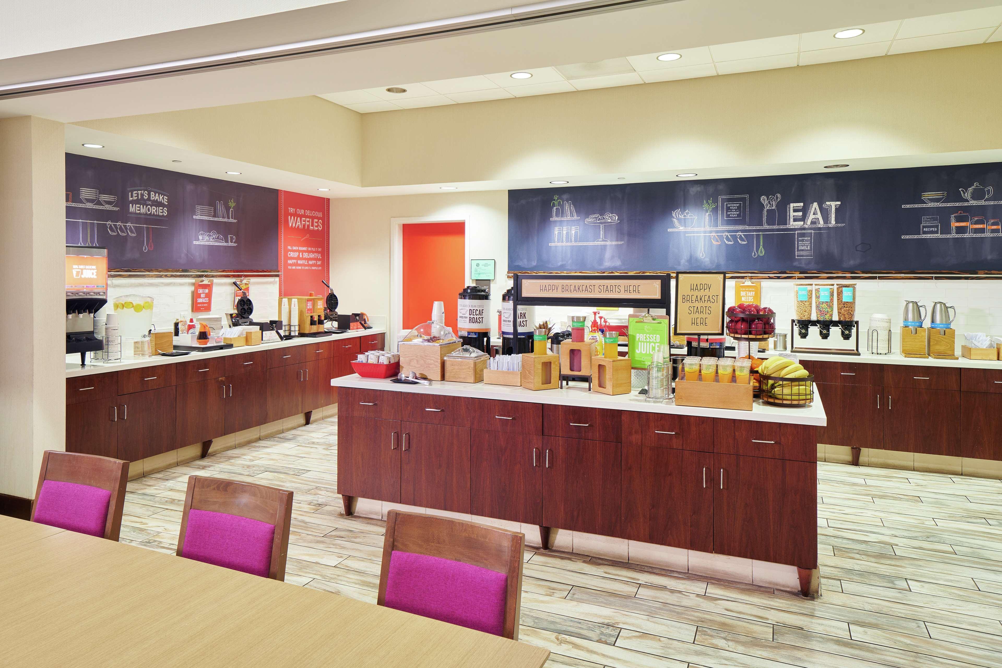 Hampton Inn & Suites Oahu Kapolei - Free Parking - No Resort Fee Exterior photo