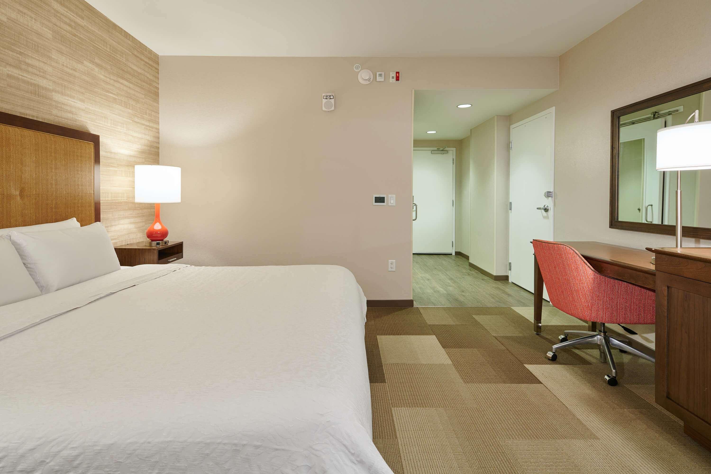 Hampton Inn & Suites Oahu Kapolei - Free Parking - No Resort Fee Exterior photo