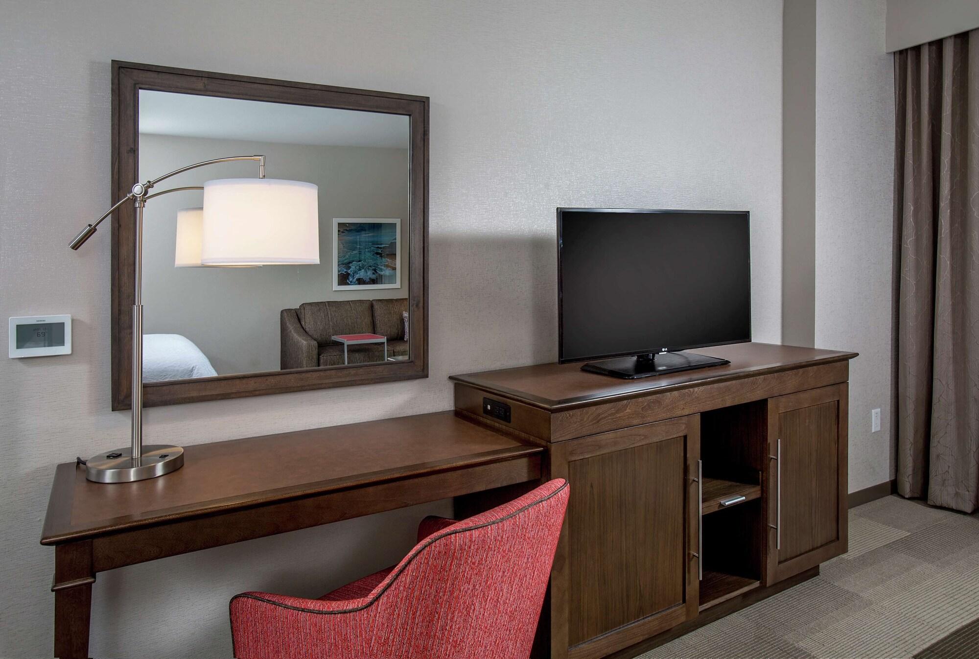 Hampton Inn & Suites Oahu Kapolei - Free Parking - No Resort Fee Exterior photo