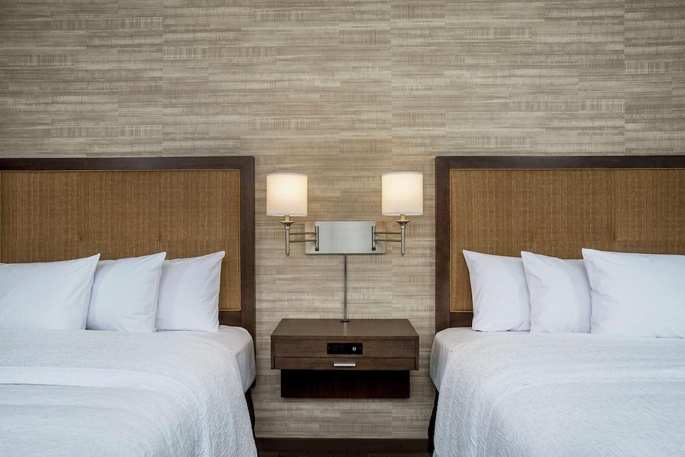 Hampton Inn & Suites Oahu Kapolei - Free Parking - No Resort Fee Exterior photo