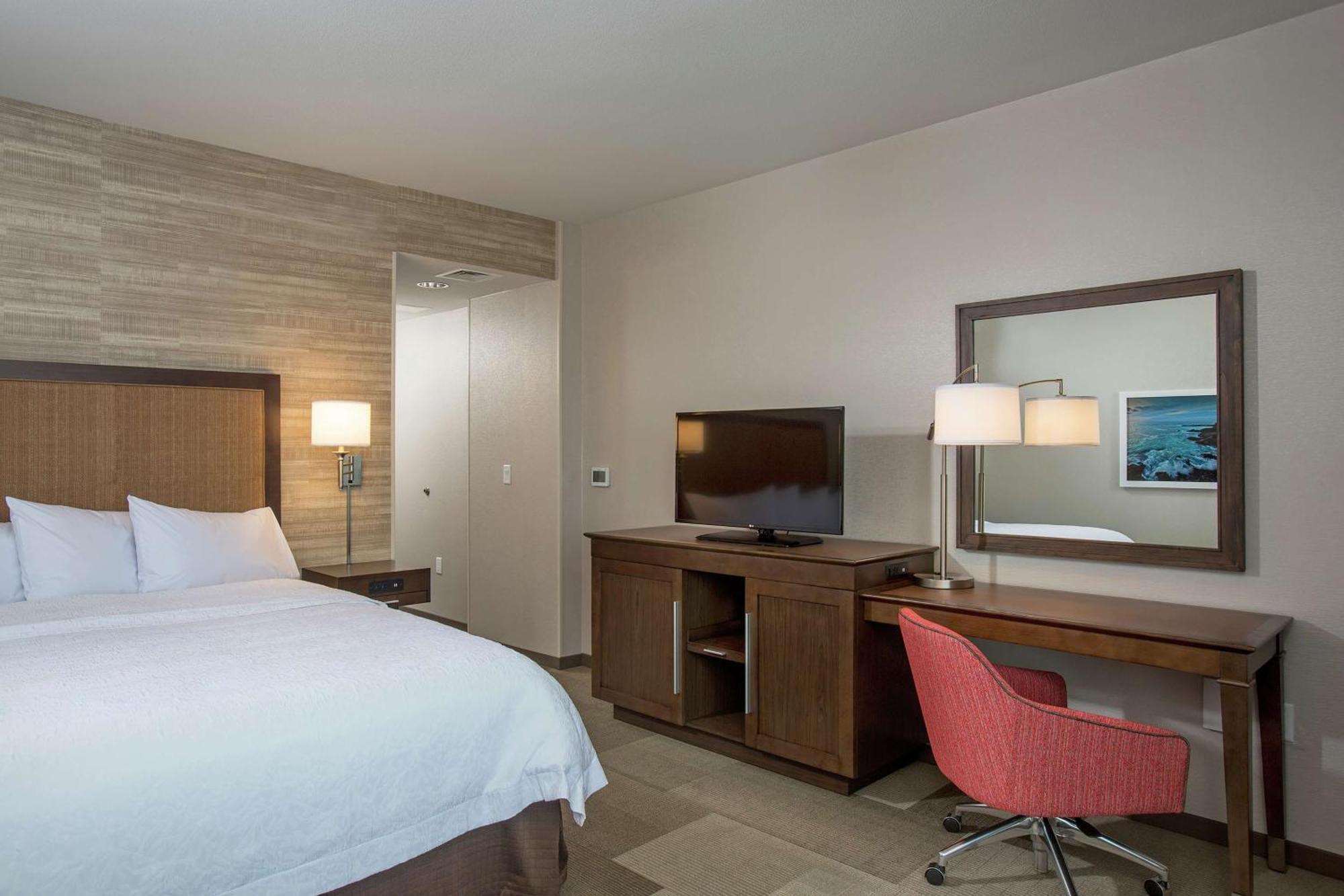 Hampton Inn & Suites Oahu Kapolei - Free Parking - No Resort Fee Exterior photo