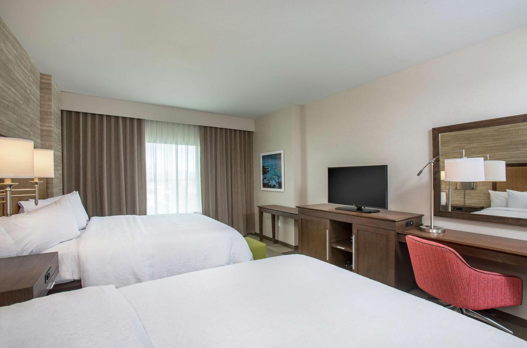 Hampton Inn & Suites Oahu Kapolei - Free Parking - No Resort Fee Exterior photo