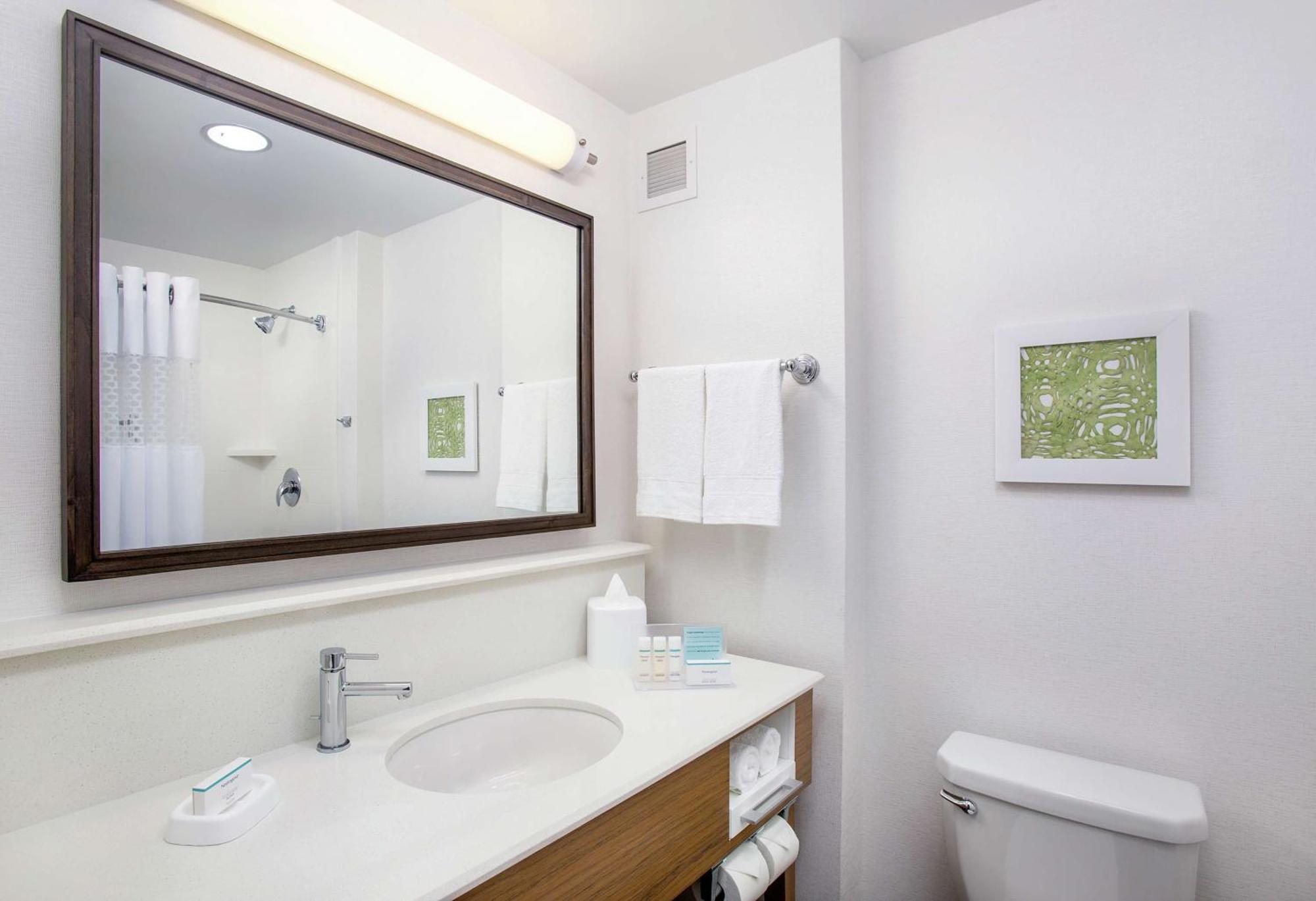Hampton Inn & Suites Oahu Kapolei - Free Parking - No Resort Fee Exterior photo