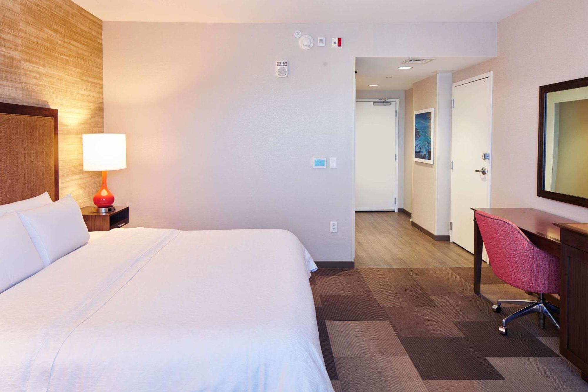 Hampton Inn & Suites Oahu Kapolei - Free Parking - No Resort Fee Exterior photo