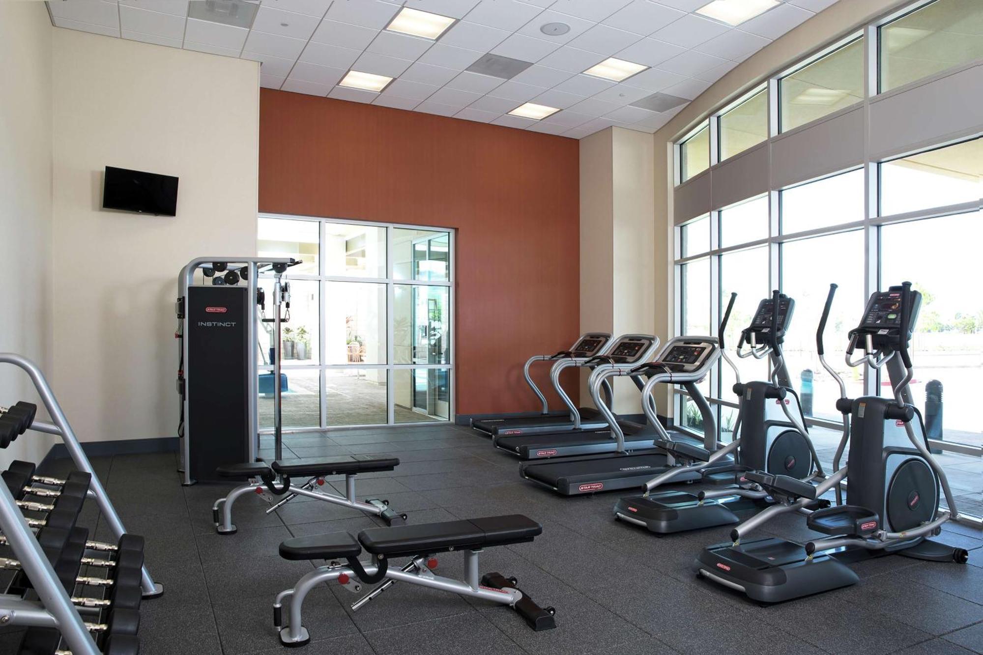 Hampton Inn & Suites Oahu Kapolei - Free Parking - No Resort Fee Exterior photo
